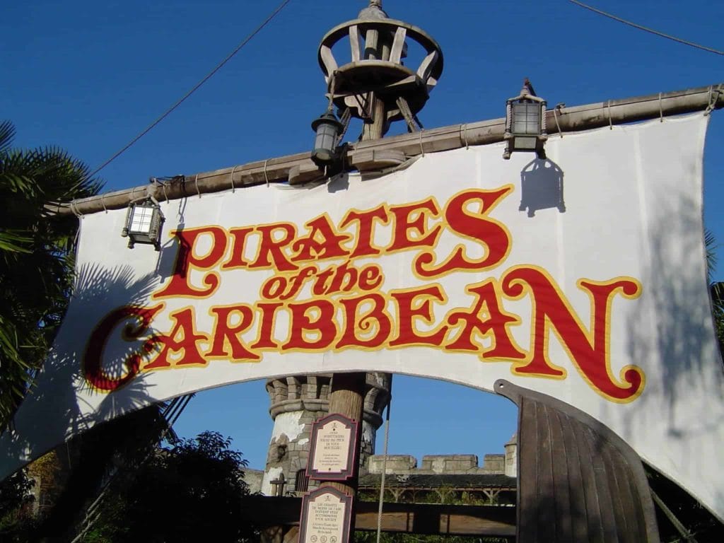 pirates of the caribbean disneyland crossy road